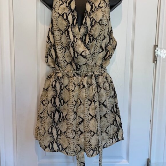 animal print short suit with waist tie - Picture 2 of 5